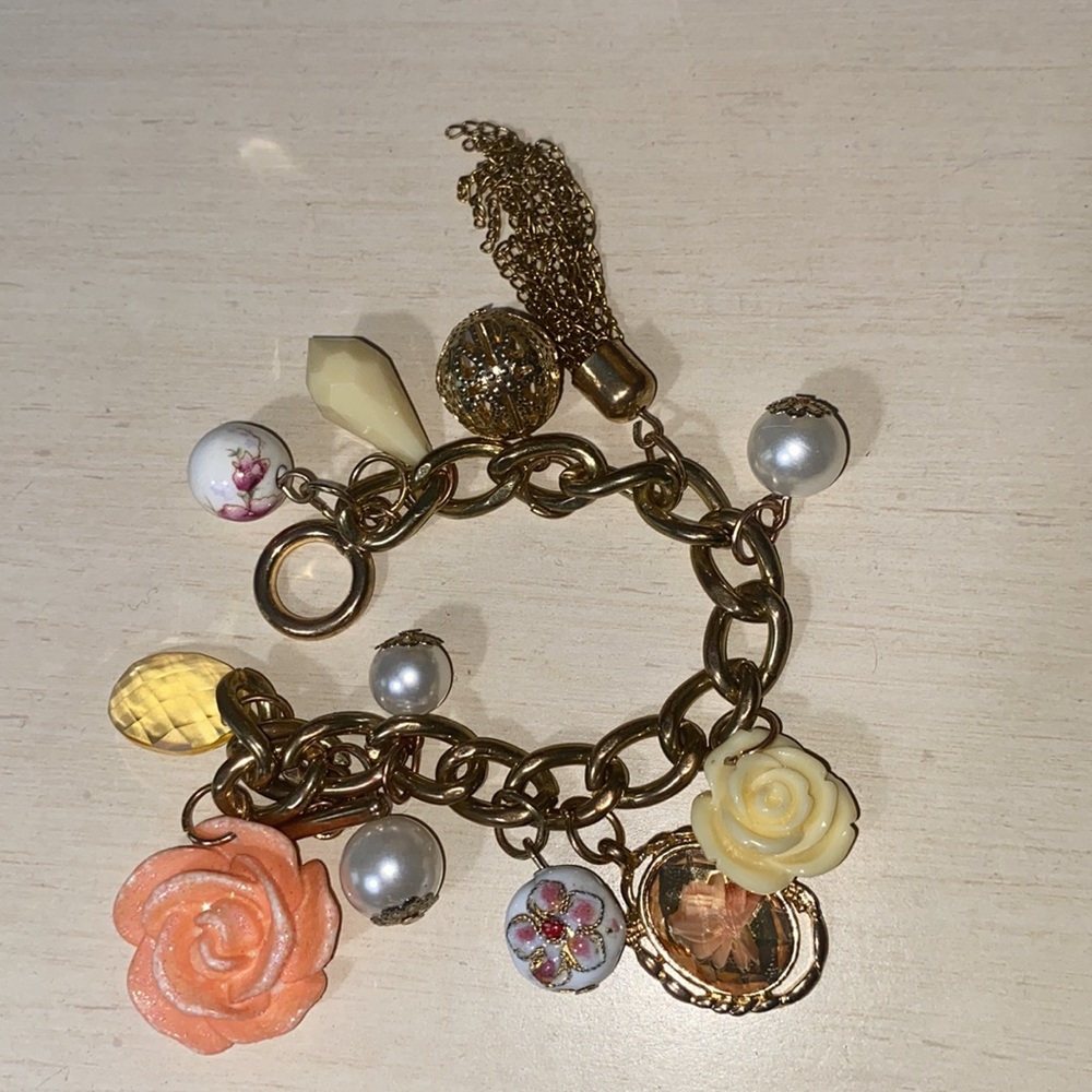 Floral charm bracelet